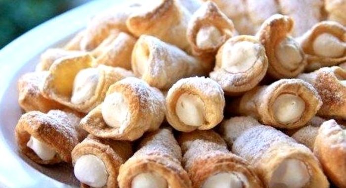 Слоеные трубочки со сливочным кремом
