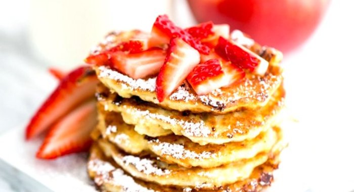 Оладьи с творогом и изюмом