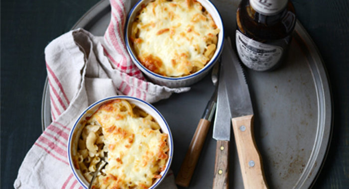 Макаронная запеканка с темным пивом