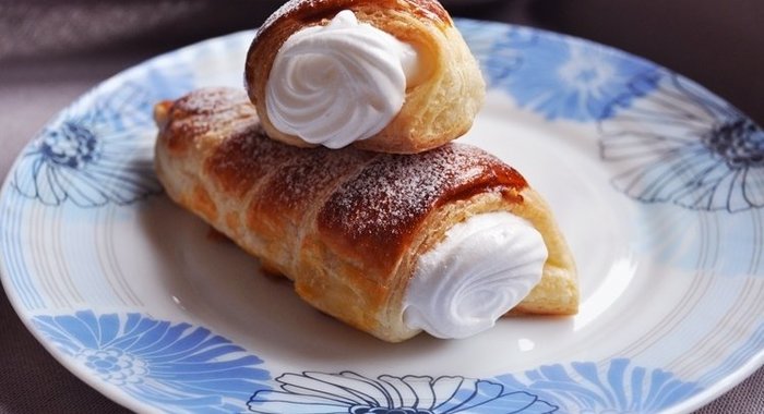 Трубочки с белковым кремом