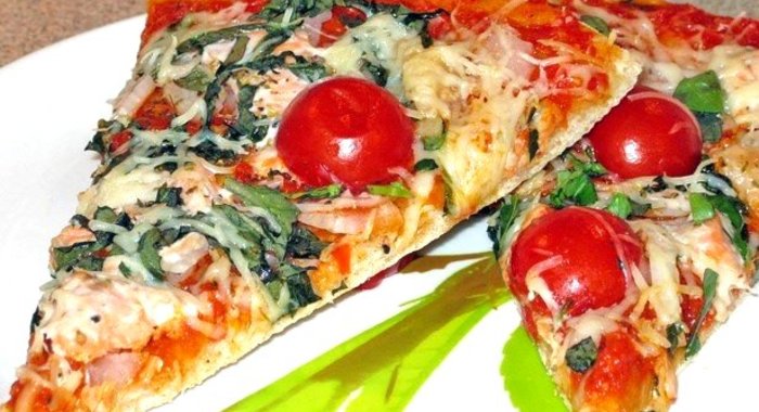 Пицца с красной рыбой