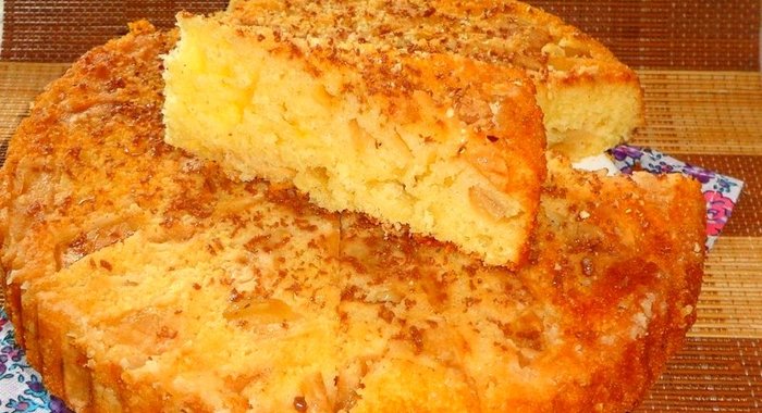 Яблочный пирог с манкой