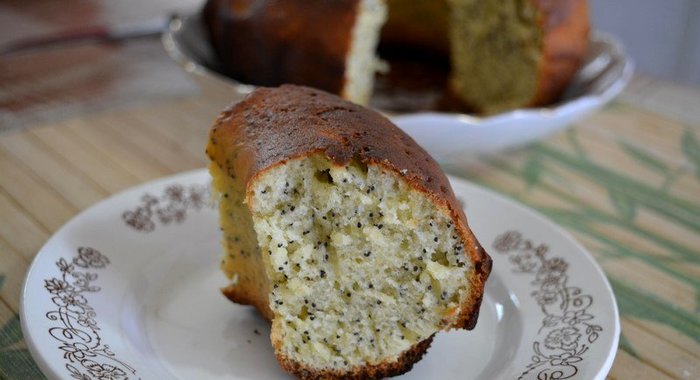 Пирог на кефире с маком