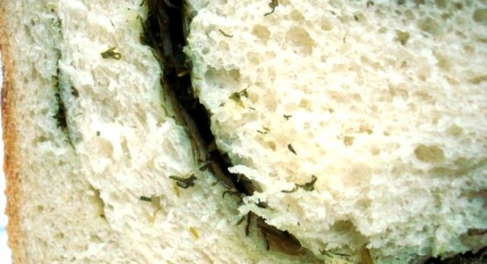 Укропно - чесночный хлеб в хлебопечке