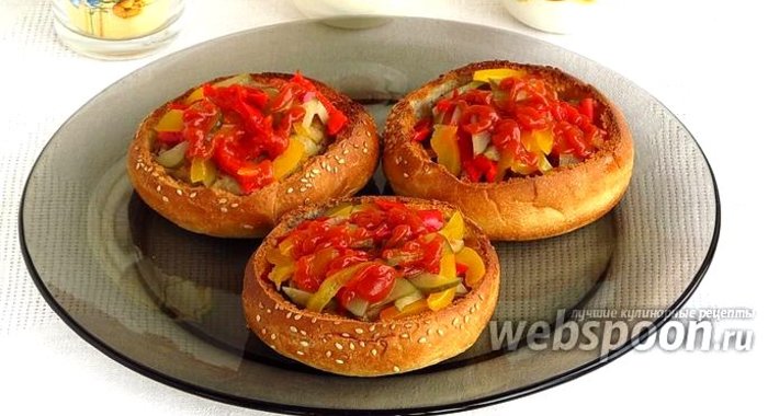 Булочки, фаршированные котлетами и овощами