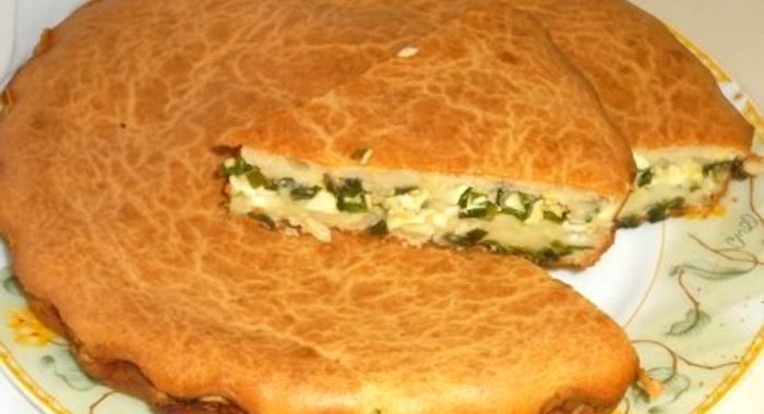 Пирог с яйцом и зеленью