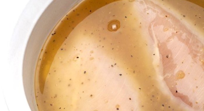 Маринад из белого вина с орегано и чесноком