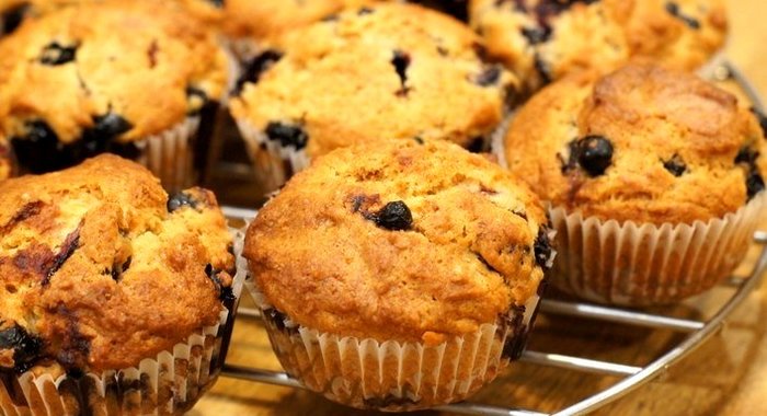 Кексы со смородиной на кефире