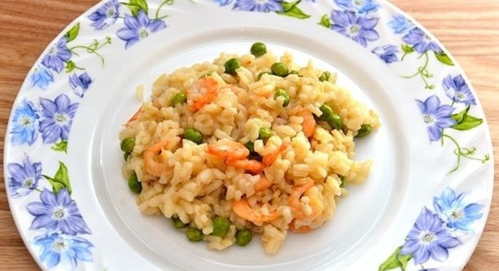 Ризотто с креветками и горошком