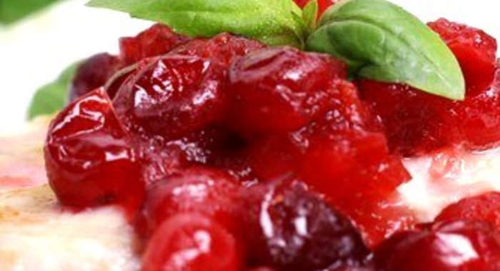 Чатни из клюквы, груши и имбиря