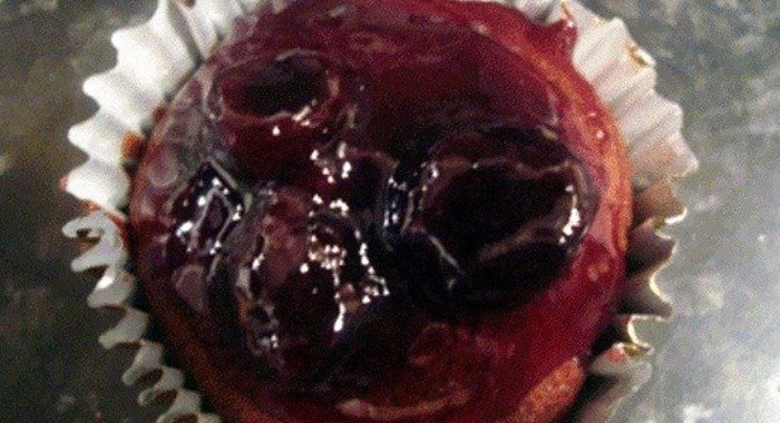 Мраморные кексы с вишней