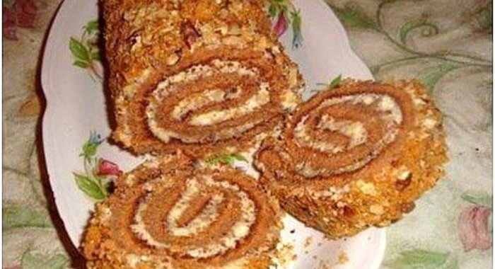 Быстрый рулет из сгущенки с начинкой