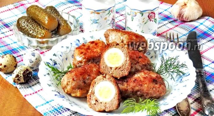 Котлеты с перепелиными яйцами