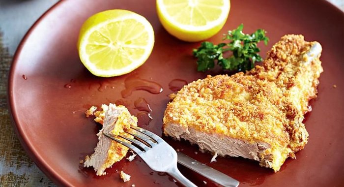 Свиная котлета на косточке по-милански