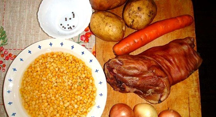 Гороховый суп с рулькой