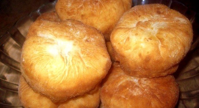 Жареные пирожки на сыворотке с повидлом