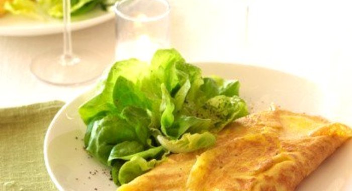 Классический французский омлет с сыром