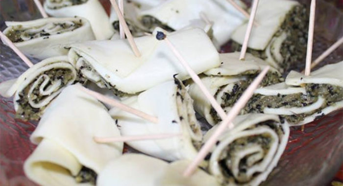 Сырные рулетики с песто