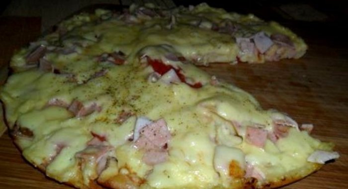 Быстрая пицца на сметанном тесте