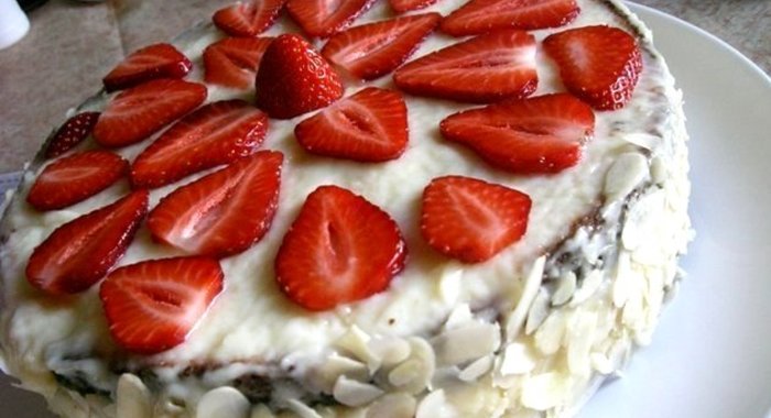 Торт Клубничный поцелуй