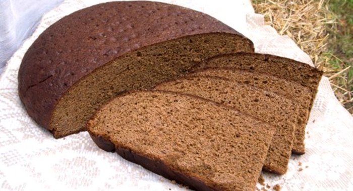 Темный ржано-пшеничный хлеб