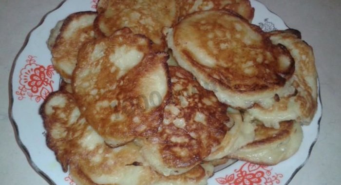Оладьи на скисшем молоке пышные