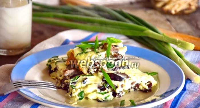 Омлет со сморчками и сельдереем
