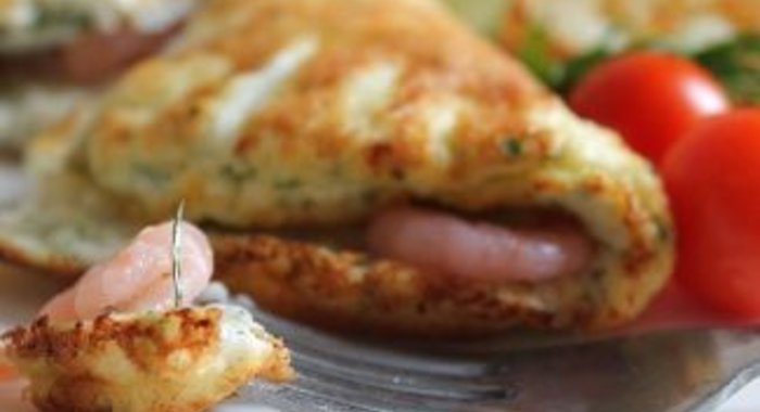 Белковый омлет с креветками и козьим сыром