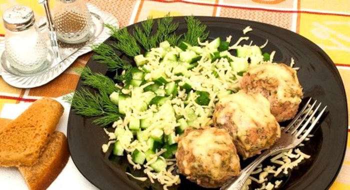 Котлеты из фарша в духовке с подливкой