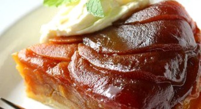 Тарт татен с кремом шантильи