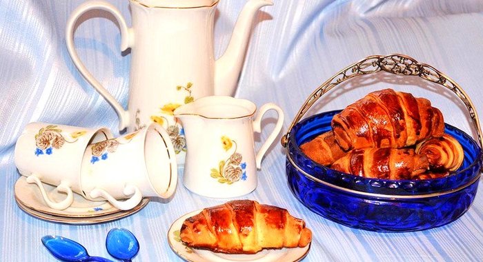 Рулетики с вишней