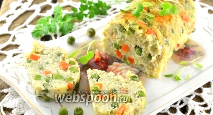 Паровой рыбный рулет с морковью и горошком в мультиварке