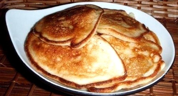 Творожные оладьи с грушами