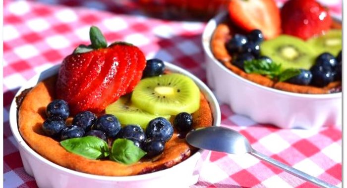 Творожная запеканка с ягодами