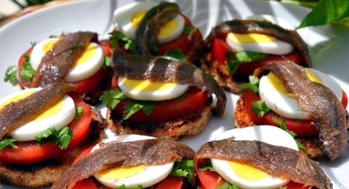 Бутерброды с анчоусами