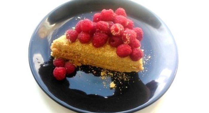 «Наполеон» и с клубничной прослойкой