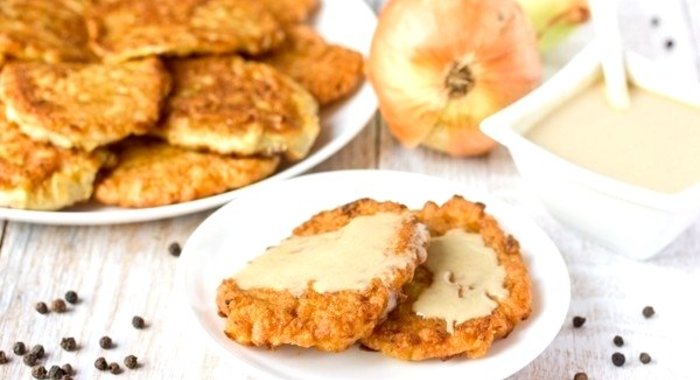 Луковые оладьи