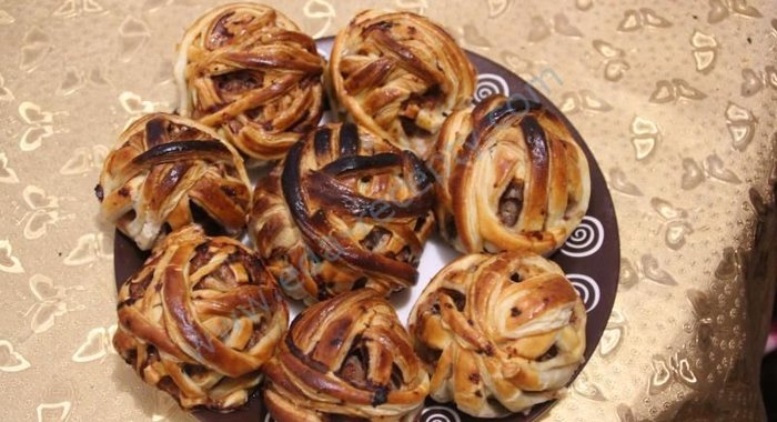 Пирожки Клубочки из слоеного бездрожжевого теста