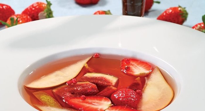 Фруктовый минестроне с шоколадным кремом