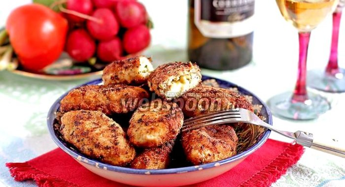 Куриные котлеты с сыром и яйцом