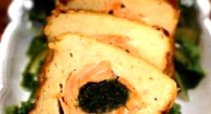 Рыбный рулет со шпинатной начинкой