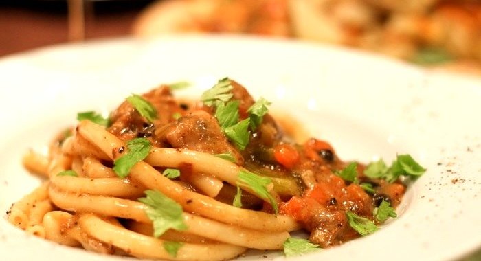 Рагу со свининой, овощами и лапшой