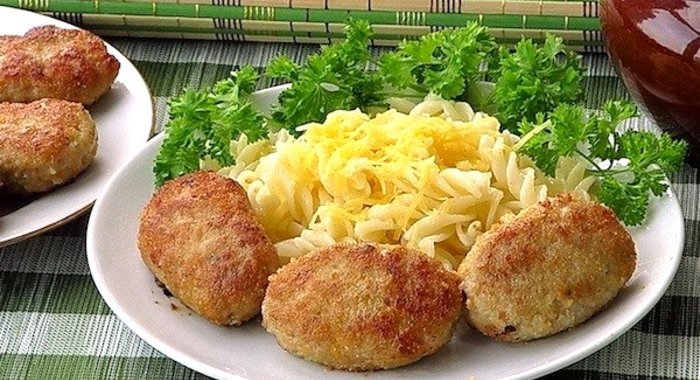 Котлеты из свинины с тмином и сливочным маслом