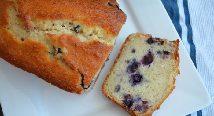 Лимонный кекс с черникой