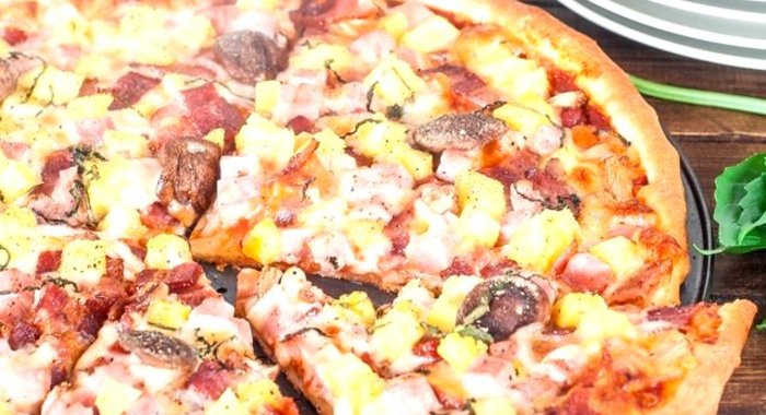 Пицца гавайская с ананасами
