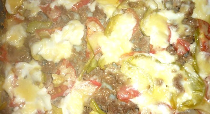 Овощная слоеная запеканка с мясом и сыром