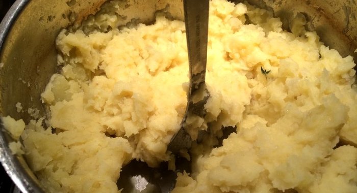 Картофельная запеканка с чеддером с итальянскими нотками