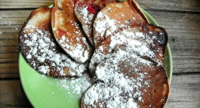 Оладьи с клубникой