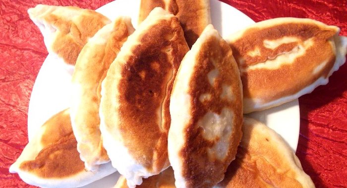 Пирожки с капустой и томатом