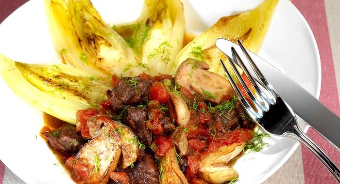 Рагу из утки с белыми грибами